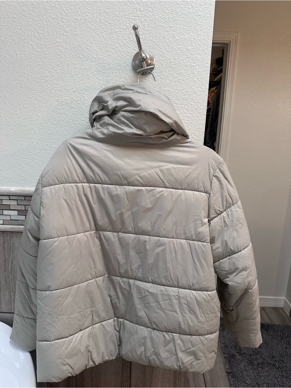 Jacket - Picture 4 of 6